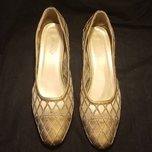 Vintage Copper Heals